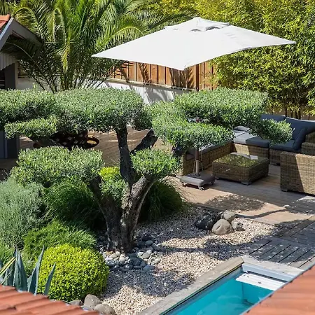 La Est Une Luxueuse Confortable Avec Piscine Chauffee Διαμέρισμα