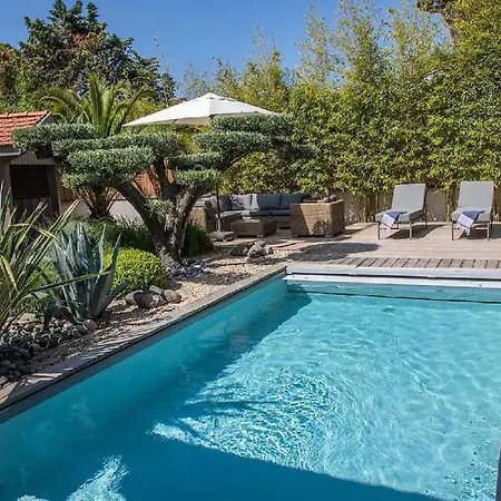 Διαμέρισμα La Est Une Luxueuse Confortable Avec Piscine Chauffee
