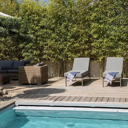La Est Une Luxueuse Confortable Avec Piscine Chauffee Διαμέρισμα *