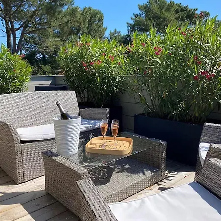 Διαμέρισμα La Est Une Luxueuse Confortable Avec Piscine Chauffee