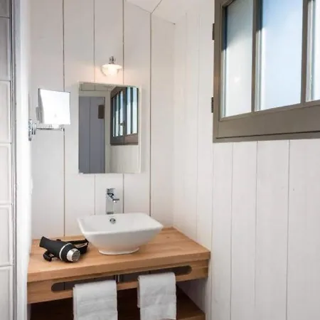 Διαμέρισμα La Est Une Luxueuse Confortable Avec Piscine Chauffee