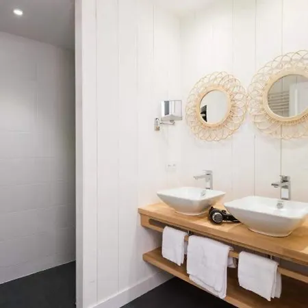 Διαμέρισμα La Est Une Luxueuse Confortable Avec Piscine Chauffee *